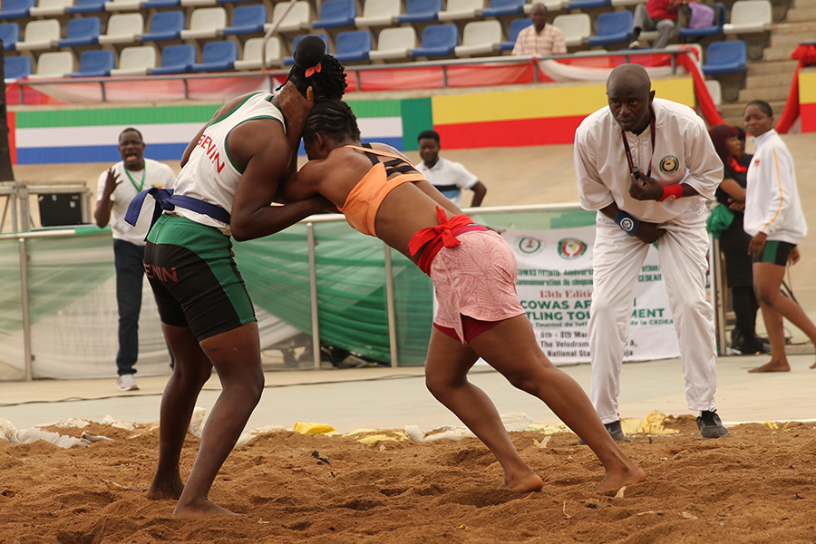 Une vue en image de la 13e édition du Tournoi de Lutte Africaine de la CEDEAO, une activité sportive régionale du Centre de Développement de la Jeunesse et des Sports de la CEDEAO