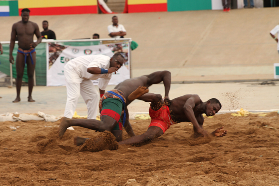 Une vue en image de la 13e édition du Tournoi de Lutte Africaine de la CEDEAO, une activité sportive régionale du Centre de Développement de la Jeunesse et des Sports de la CEDEAO