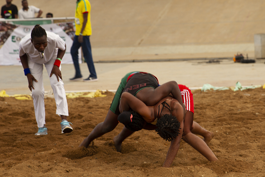 Une vue en image de la 13e édition du Tournoi de Lutte Africaine de la CEDEAO, une activité sportive régionale du Centre de Développement de la Jeunesse et des Sports de la CEDEAO