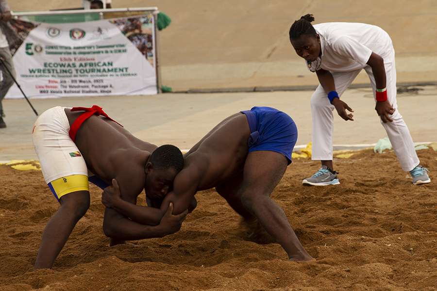 Une vue en image de la 13e édition du Tournoi de Lutte Africaine de la CEDEAO, une activité sportive régionale du Centre de Développement de la Jeunesse et des Sports de la CEDEAO