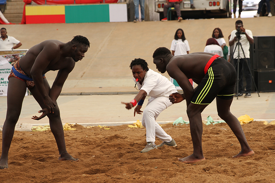 Une vue en image de la 13e édition du Tournoi de Lutte Africaine de la CEDEAO, une activité sportive régionale du Centre de Développement de la Jeunesse et des Sports de la CEDEAO